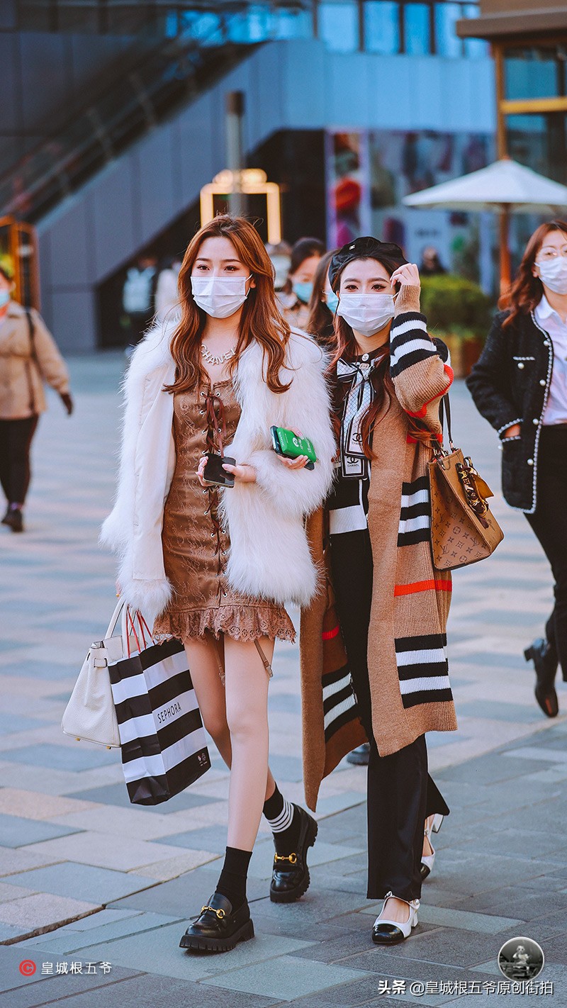 街拍：让自己变得更加的时髦，你可以提升自己的魅力指数