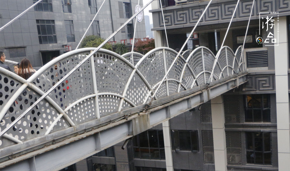 重庆站点最多的公交车,重庆停靠在8楼的2路电车