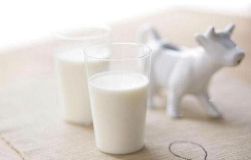 牛奶应该什么时候喝最合适,牛奶最好在什么时候喝才最有效
