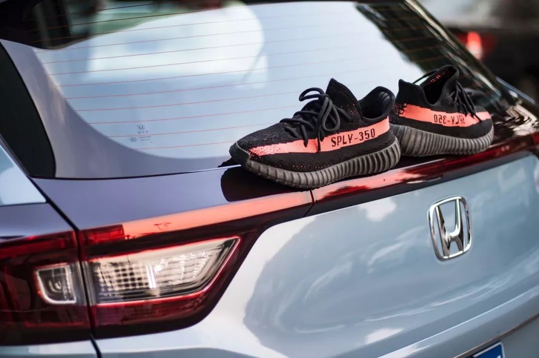 潮鞋与潮车是如此般配,90后年轻人就爱这一口