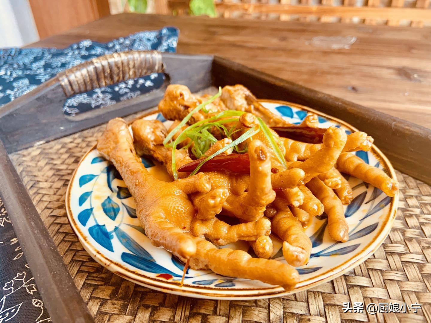 *鸡做**爪多加这一步，软烂不破皮，一口一个吸溜着吃