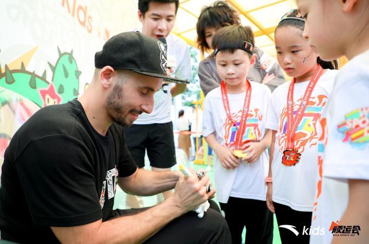 安踏儿童好做吗,安踏童装定位