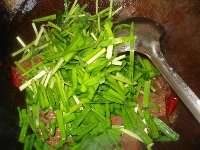 韭菜和它一起炒营养翻倍,韭菜和啥一起炒着吃营养价值高