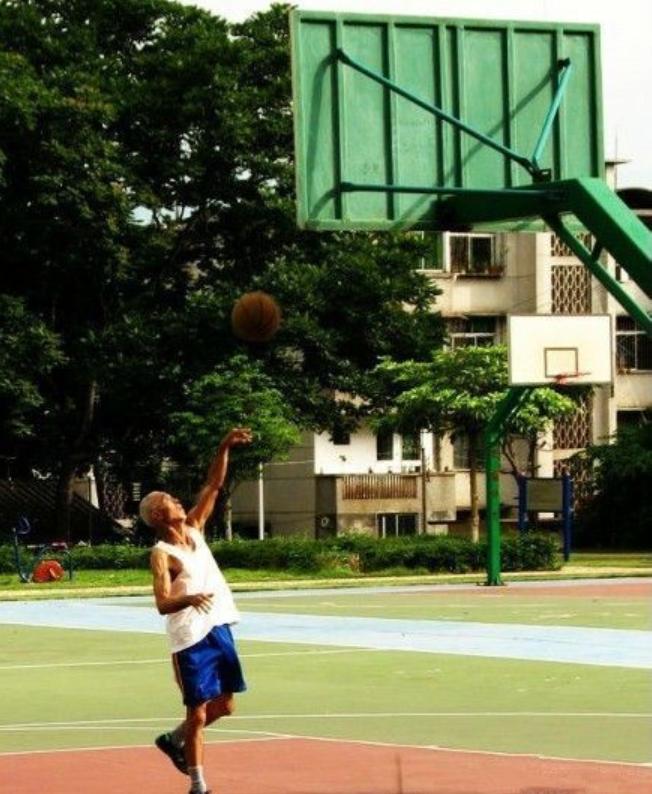 篮球德鲁大叔全部招牌动作,德鲁大叔经典打球招牌动作