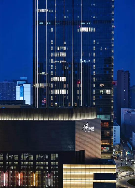 喜报荣获物业管理示范小区,正弘物业福利好不好