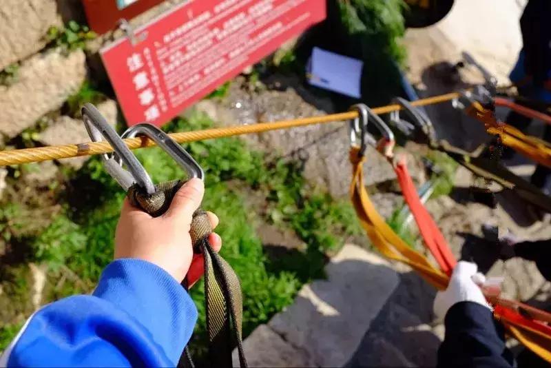 华山最险鹞子翻身,华山鹞子翻身官方拍照