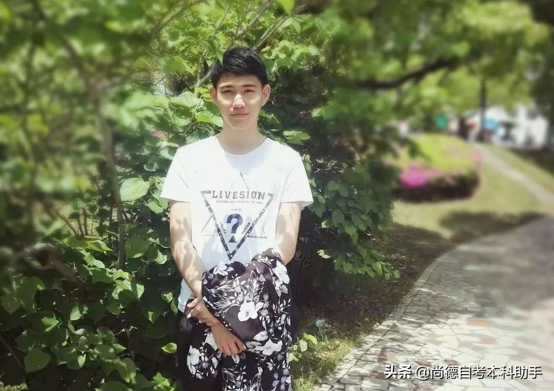 拥有一本大学全日制理工科文凭的高材生，也来参加自考了？