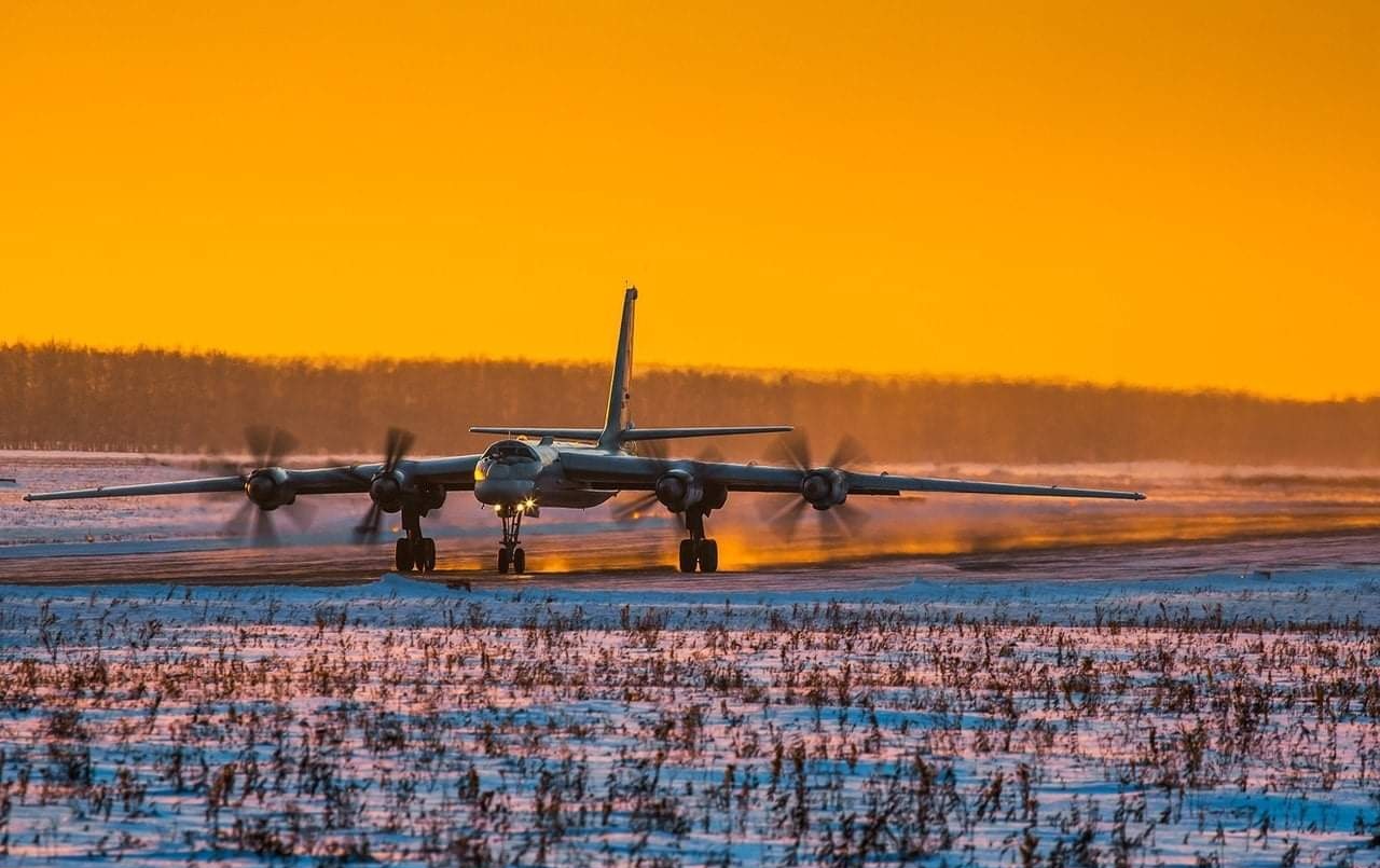 苏霍伊34m鸭嘴兽轰炸机,苏34鸭嘴兽是什么样的