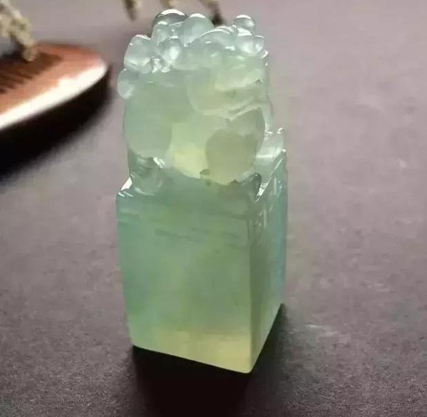 翡翠貔貅怎么戴才是正确的,翡翠貔貅的戴法有什么讲究