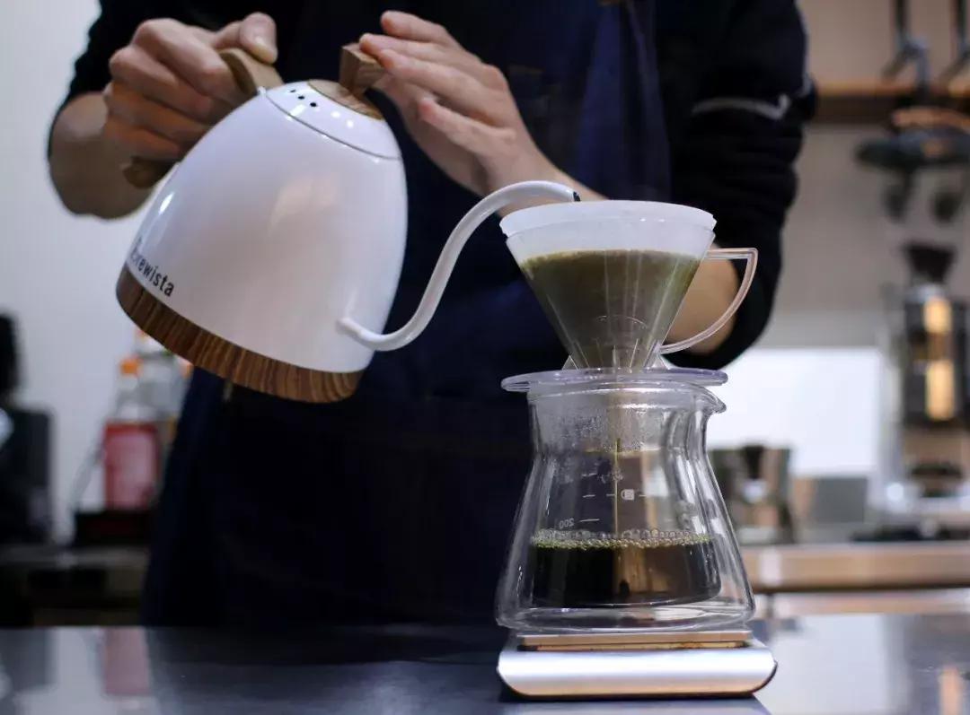 现磨手冲是速溶咖啡吗,手冲咖啡真的有人觉得好喝吗