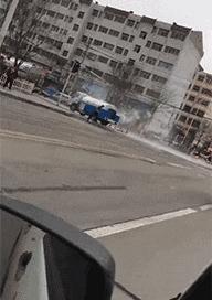 猝不及防一字马搞笑动图,搞笑gif倒立外加一字马