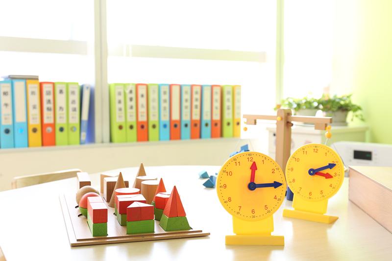 《小学奥数基础教程》，家长在家也可教孩子，启发孩子数学思维