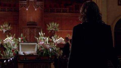 蕾丝、吸毒、得艾滋的她，才是美国第一个超级名模