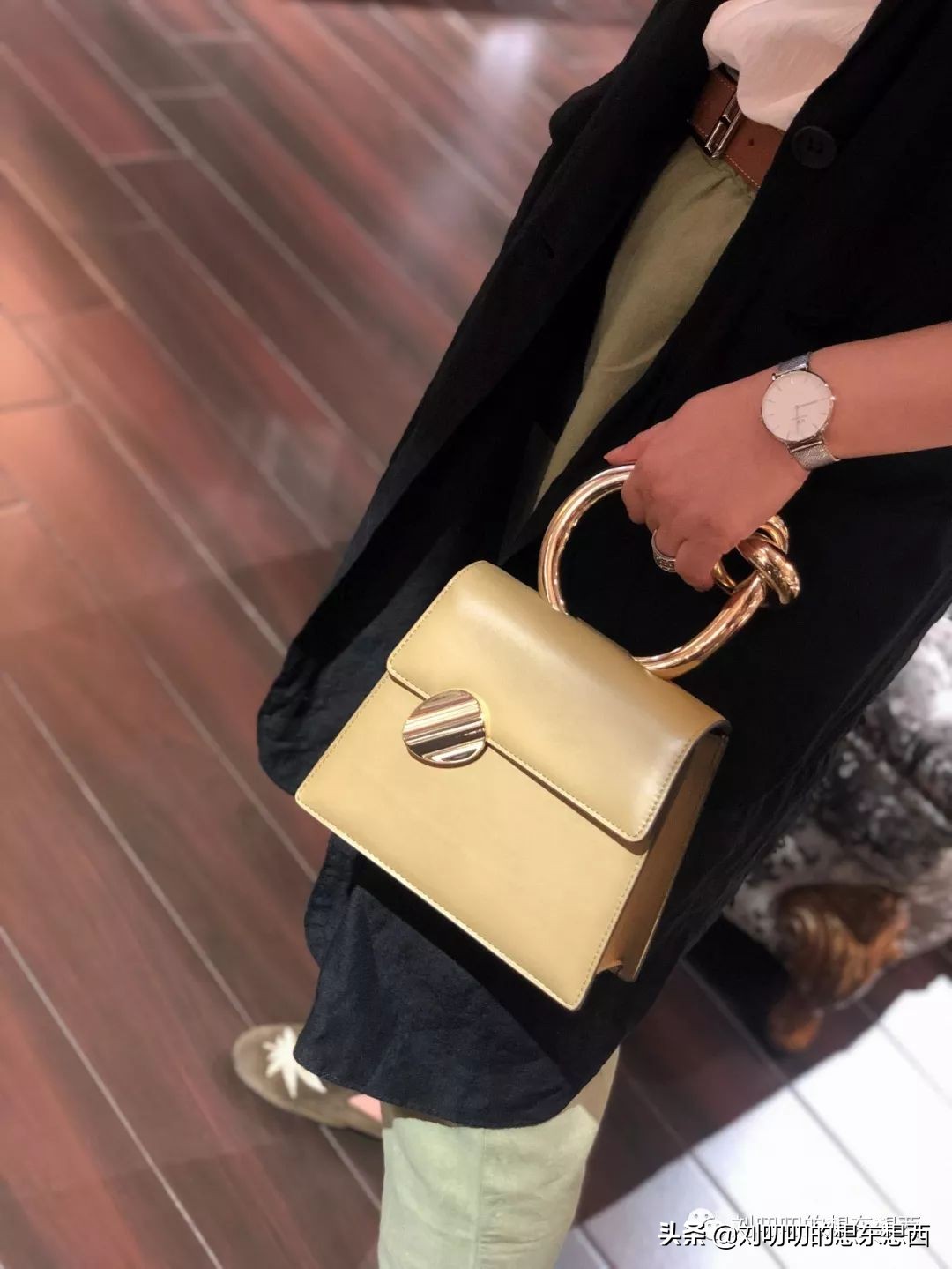 办公室穿搭这一套超温柔的,ol办公室穿搭冬天