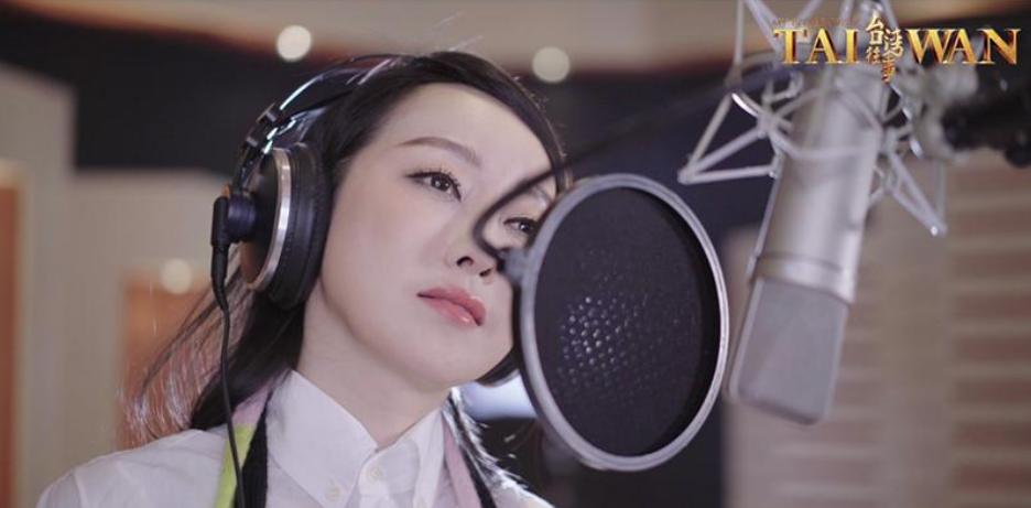 21岁爆红,24岁走出国门,32岁跌落神坛,萨顶顶到底经历了什么?