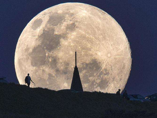 说说太阳和月球对地球的影响,如果月球消失了会对地球什么影响