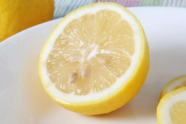 养肝的人建议少吃这2种水果,想要养肝建议常吃这4种水果