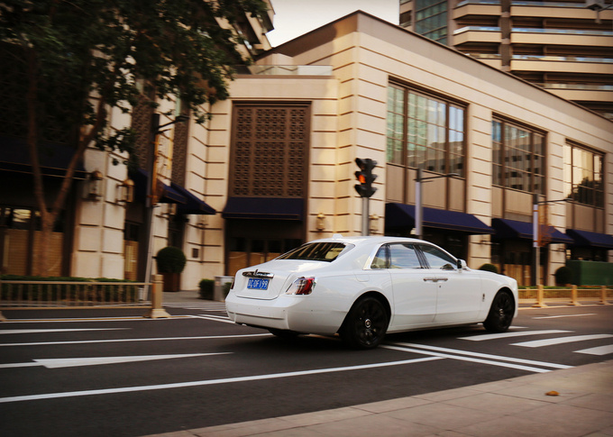 全新一代劳斯莱斯古思特,豪华180评测