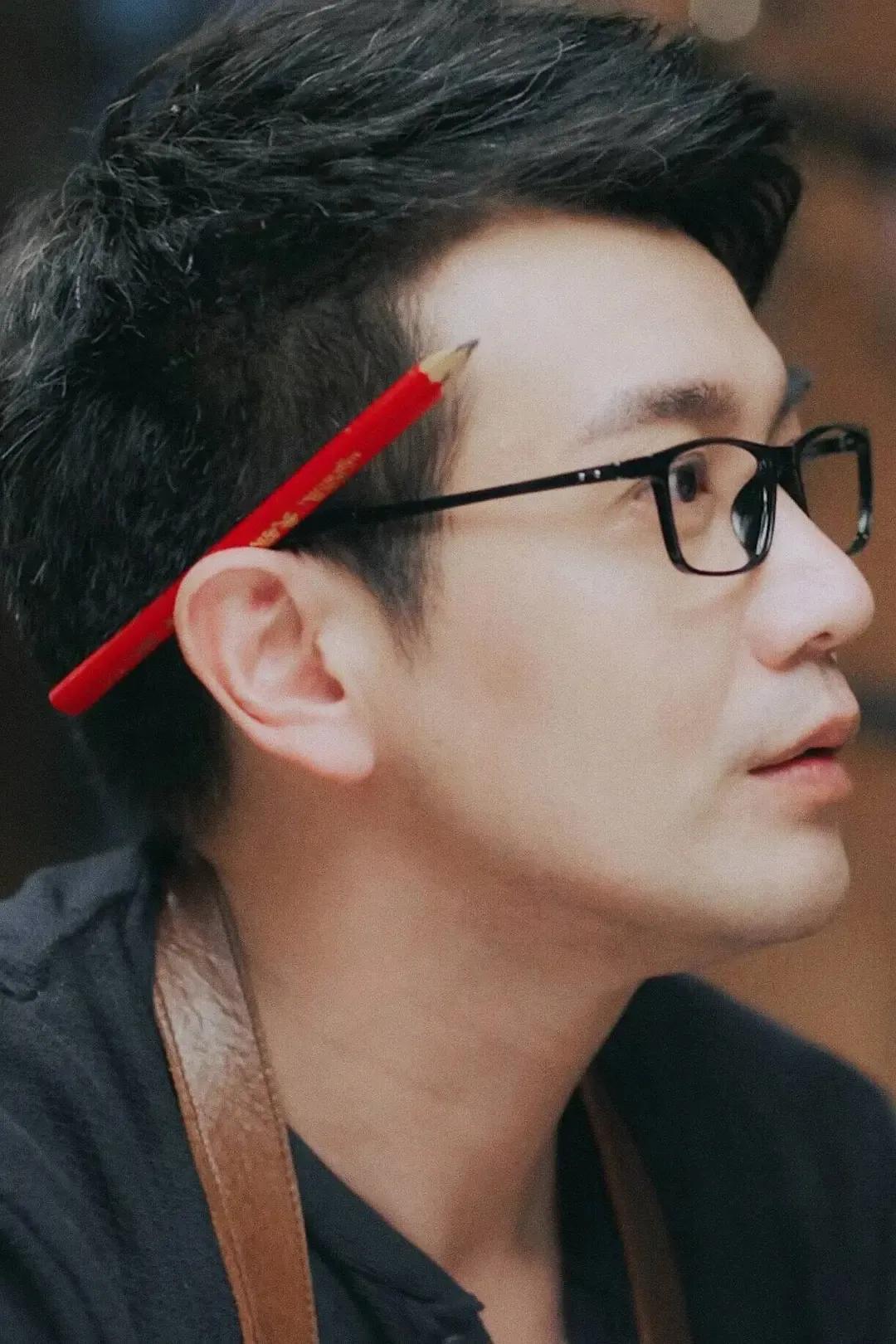 被称为香港第一帅哥,香港最隐藏富豪