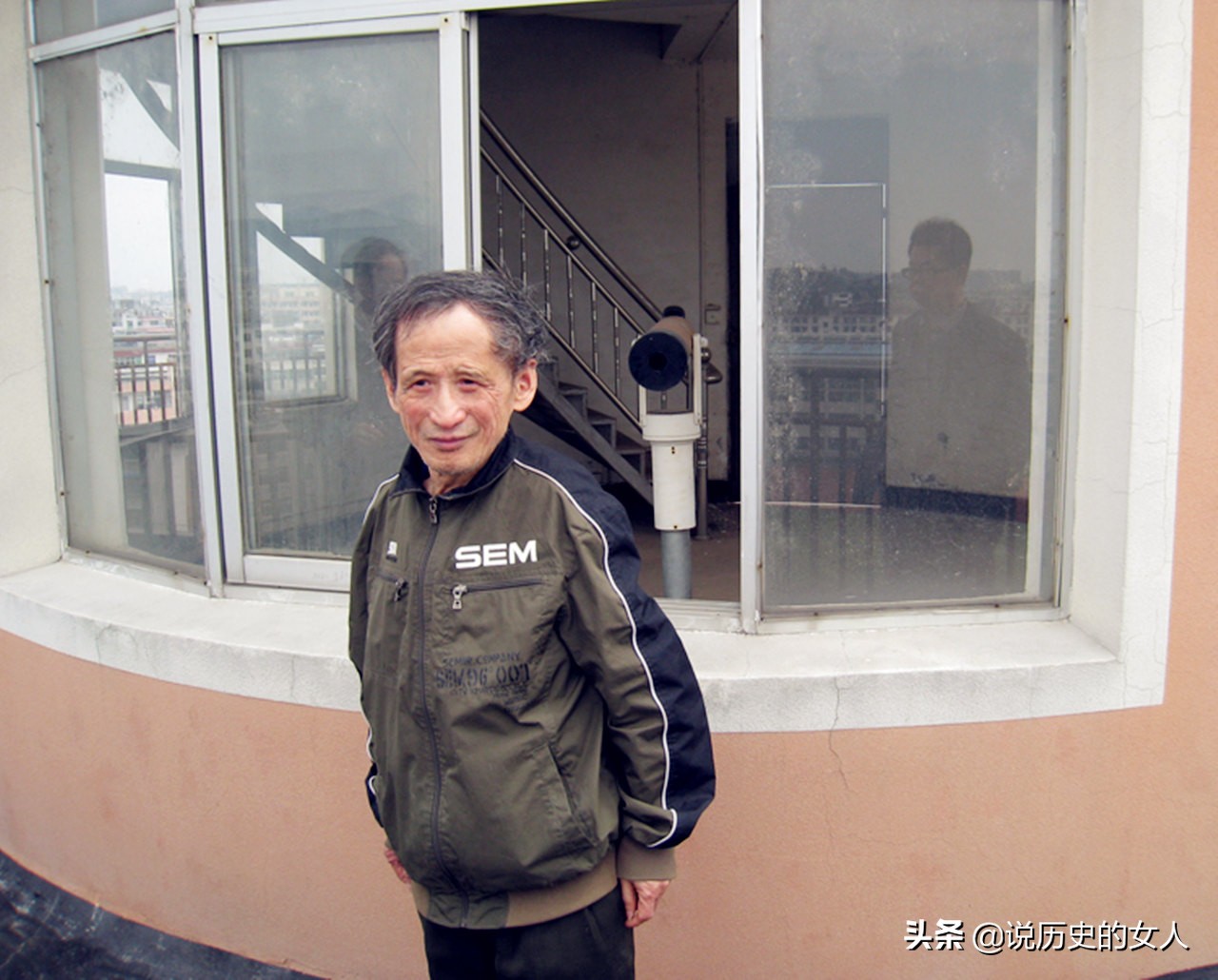 他天天晚上望星空坚持16年终于用肉眼发现一颗新星轰动了世界