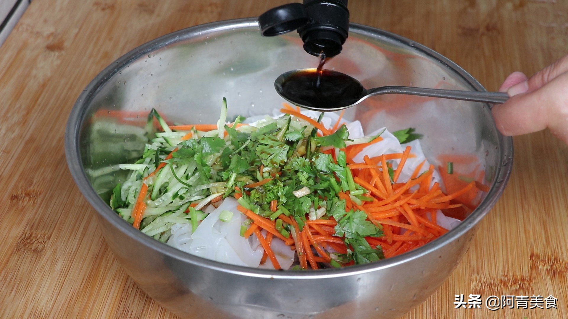 凉皮最简单快速做法不揉面不洗面,凉皮新做法不用洗面不用揉面