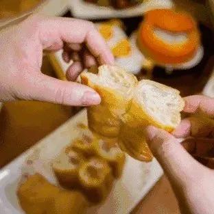 油条怎么炸两根才不分开,为什么油条两根一起炸