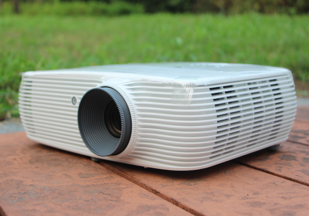 实用才是大面子,100吋无屏电视来啦-AcerH5382BD投影机测评