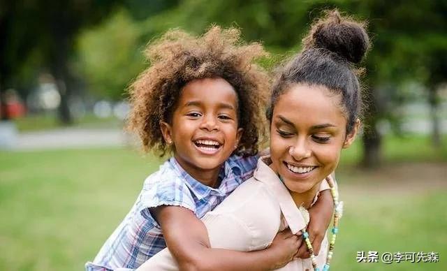 孩子总想妈妈陪着,孩子老是要妈妈陪玩怎么办