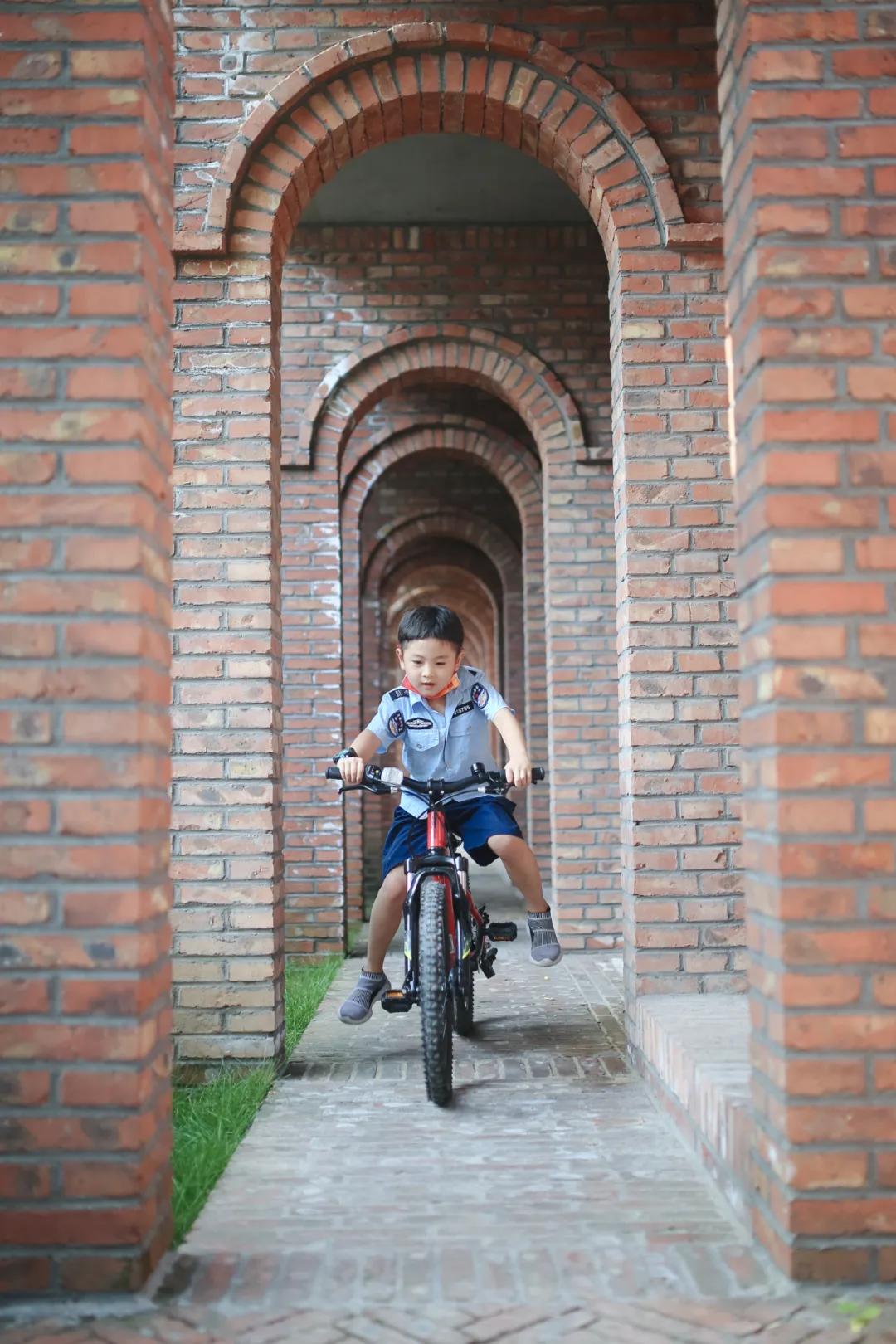 住进超梦幻玻璃星球，体验“全国最有文化特色必睡民宿”，还有网红露营地等你来！