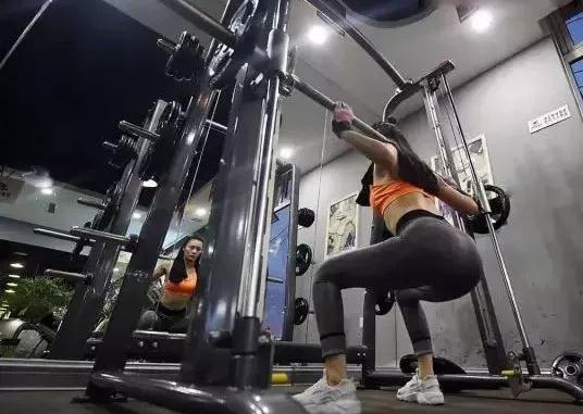 健身时关节有异响还能继续运动吗,训练时关节为什么会响