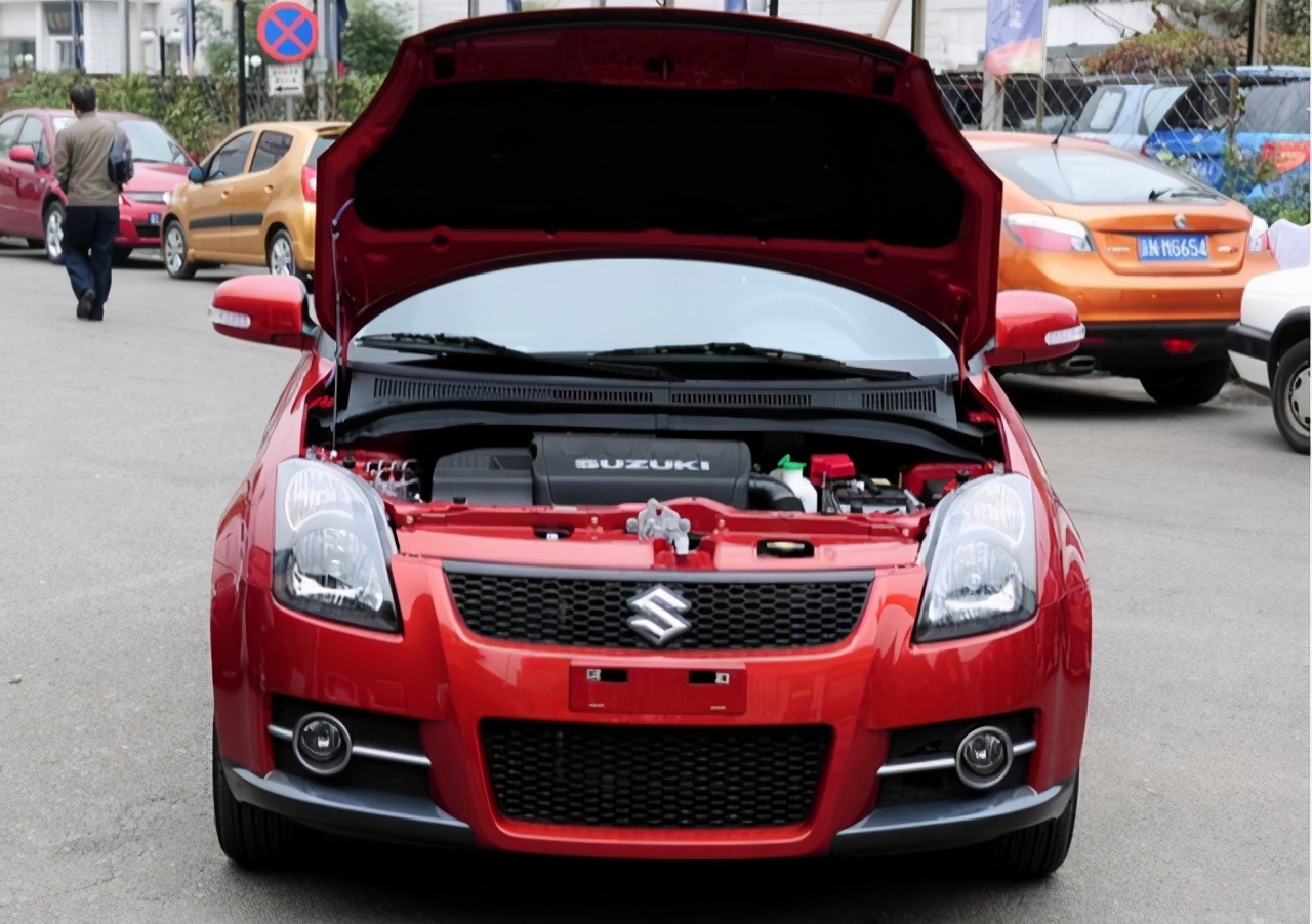 铃木雨燕自动挡小车,11年铃木雨燕1.3排量手动二手价格