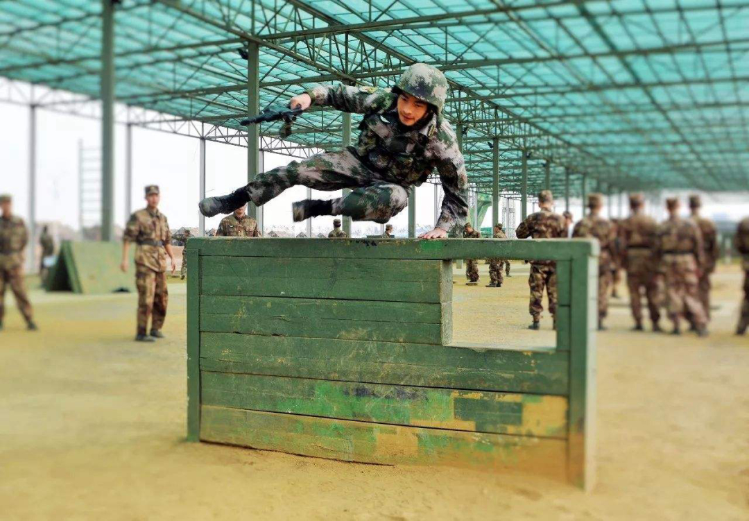 400米障碍为什么最难跑,400米障碍新手技巧与训练