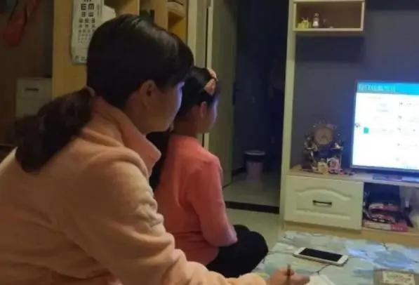 家长群“自我介绍”，这些职业名称看似高大上，翻译后太搞笑