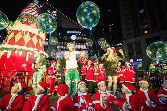 圣诞狂欢节礼物大放送等你来嗨购,圣诞提前购圣诞礼包大放送