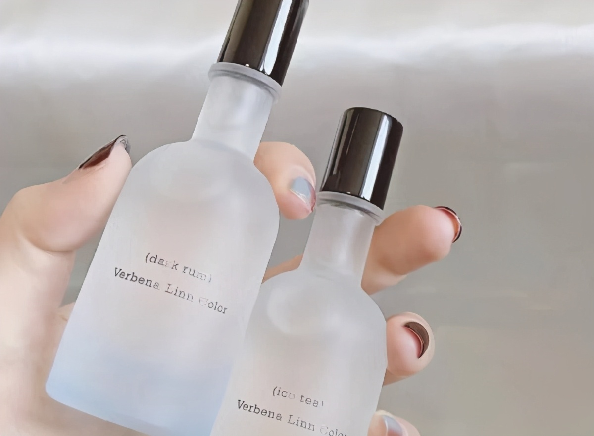 40岁女士香水推荐排行榜前十名,年轻人适合的清淡香水推荐女士用