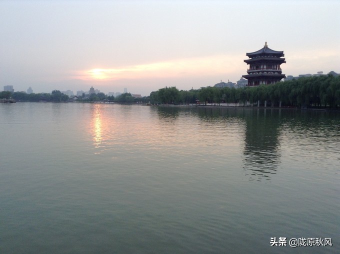 西安兵马俑和大唐不夜城旅游攻略,古都西安兵马俑与大唐芙蓉园一角