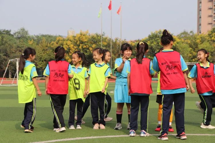 百花小学2023运动会,百花小学足球比赛视频
