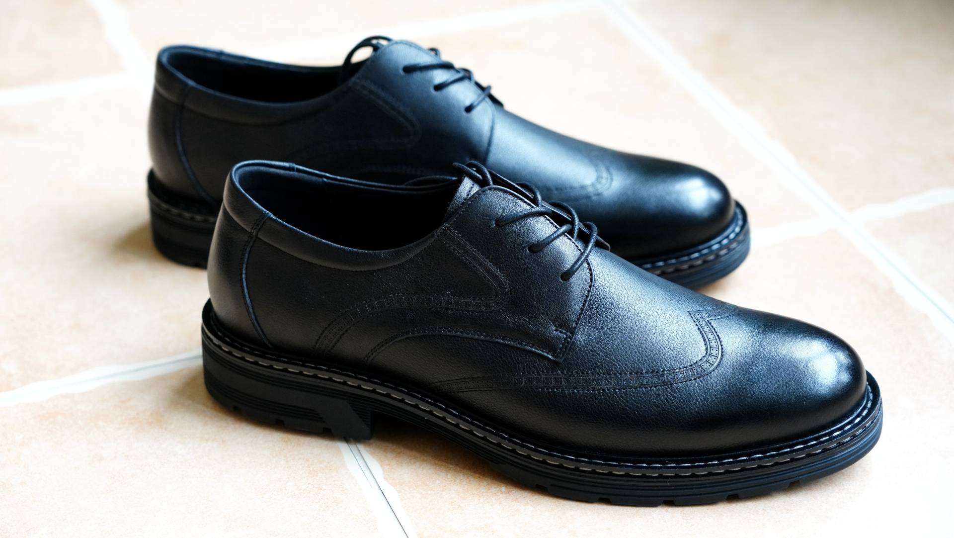 什么工艺的皮鞋好穿又舒服,sinmec缓震手工定制皮鞋