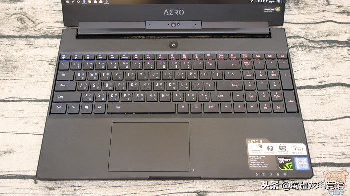 技嘉aero15xv8详细评测,技嘉游戏本aorus15x