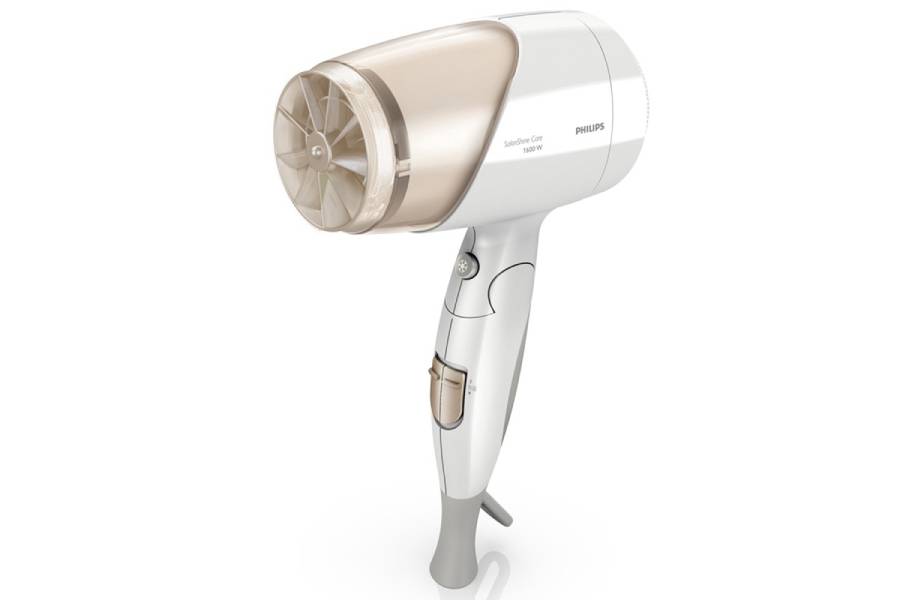 衣服褶皱用吹风机怎么处理,衣服上的褶皱如何用熨斗去除