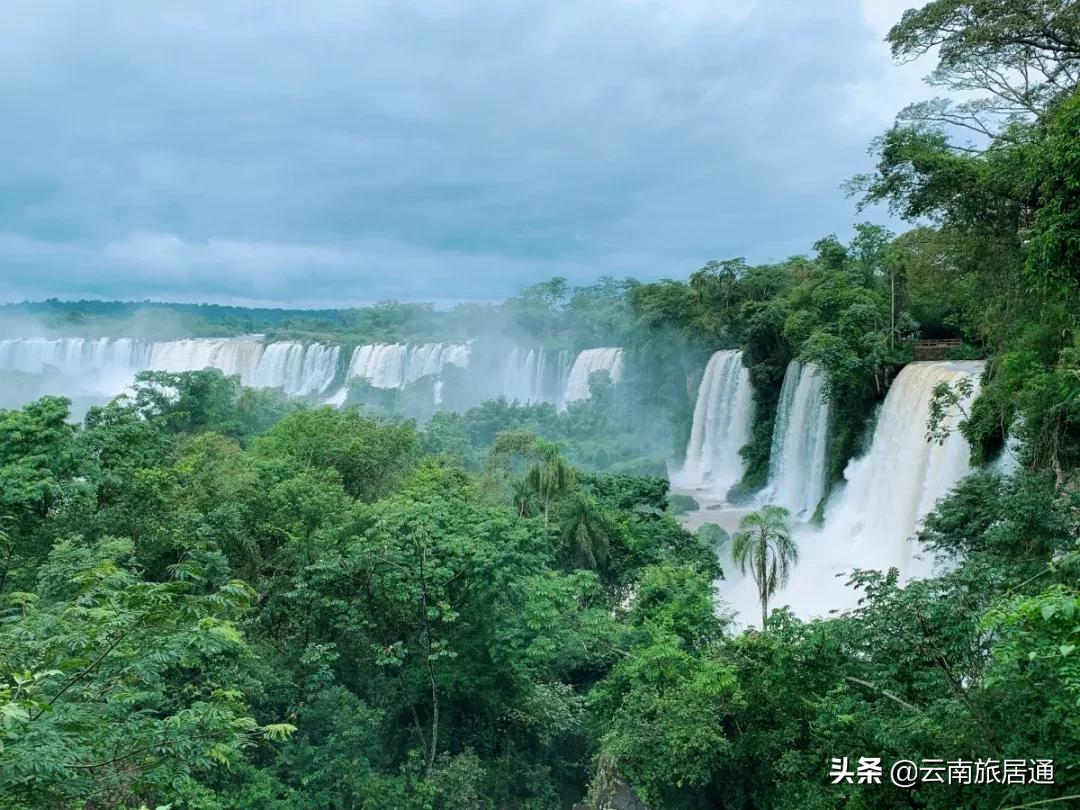 最好的风景在路上云南,有一种山叫云南的山