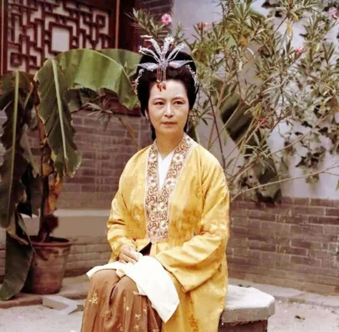 红楼梦中金钏跳井全过程,讲述红楼梦中金钏之死