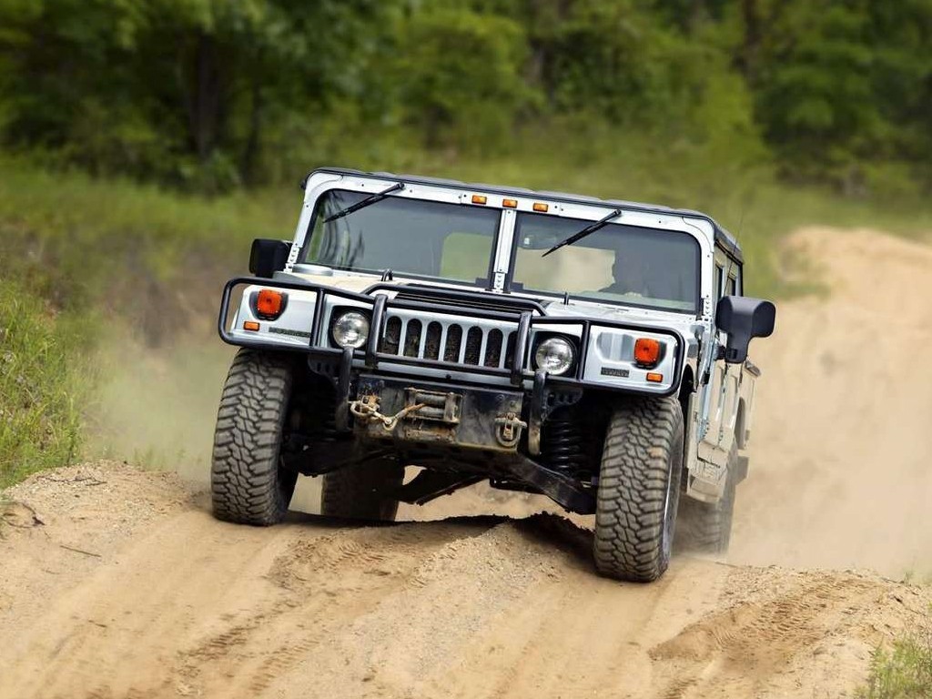 世界上最强的越野车前十名,奔驰迈巴赫g680越野车