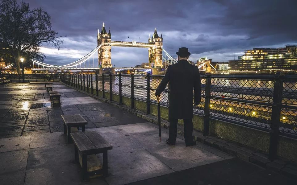 雨天的格调来自于一把正统英伦风雨伞