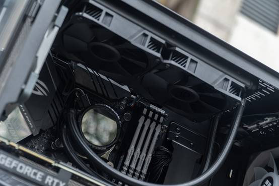 rogstrix雷鹰850g测评,rogstrix雷鹰550w