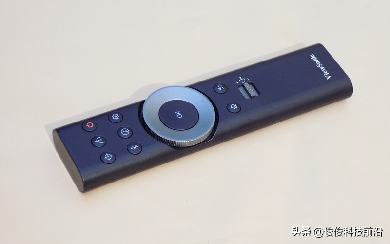 4k巨幕客厅时代专业级家庭影院,4k超清巨幕影院是大屏幕吗