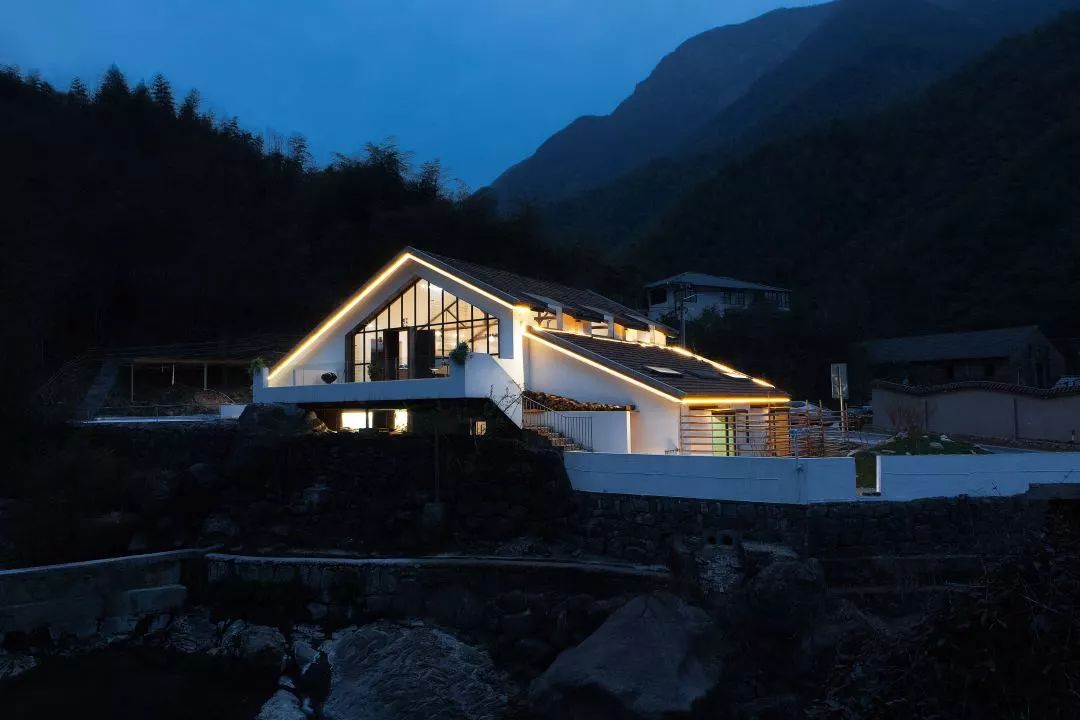 水电站值班,在水电站值班