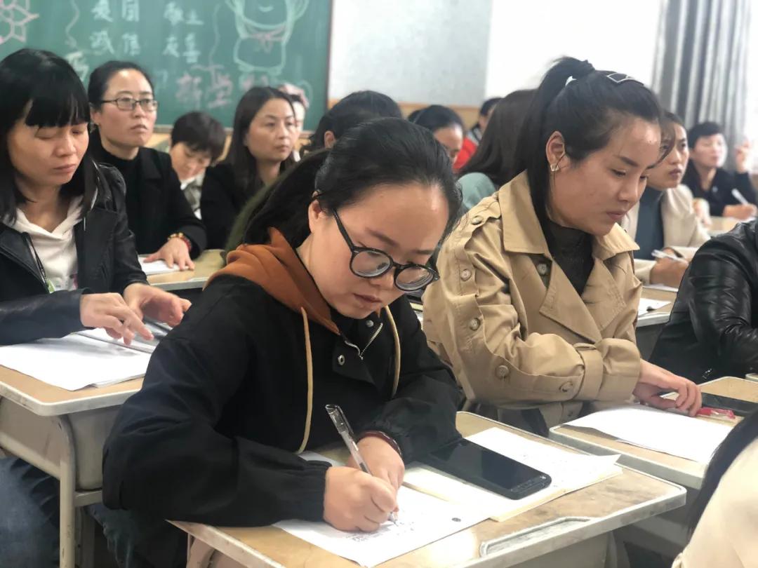 丰荫明德小学大课间,丰荫明德小学访谈2021