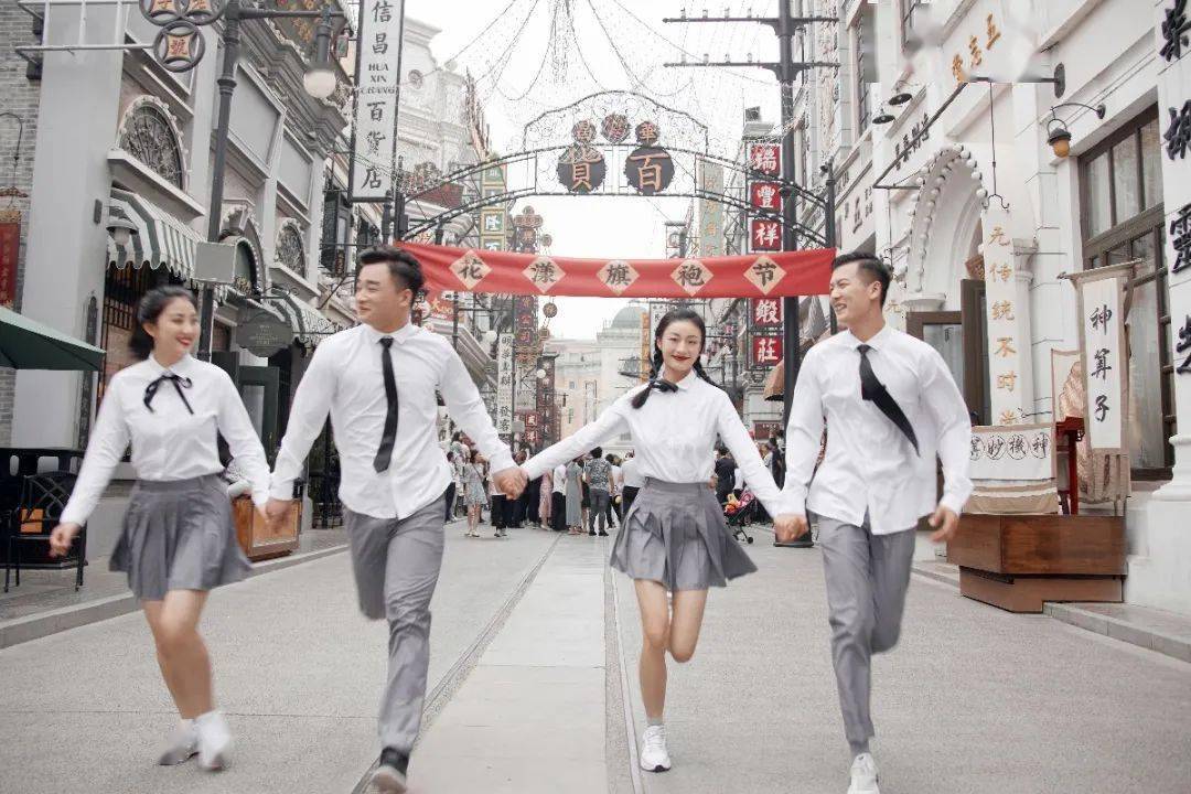 漂亮的女高中生校园校服照,大学女生穿校服自拍