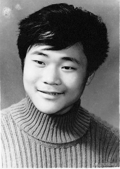 创业“老炮”李书福,6次改行,终成汽车首富,他凭什么